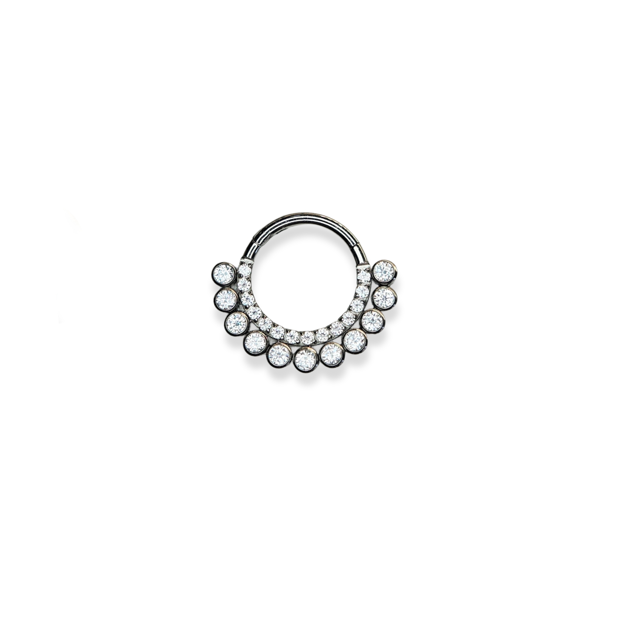 Argola Segmento Duplo Cravejada Frontal de Zircônias Cúbicas